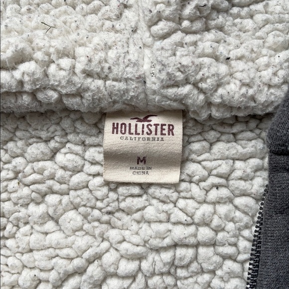 Men’s Sherpa Hoodie - Picture 3 of 4